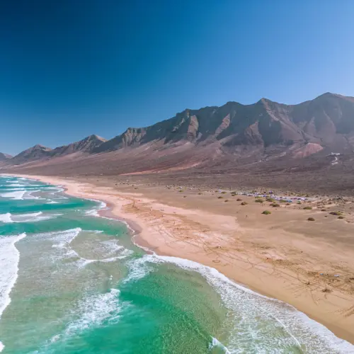 iStock-1914201105cofete playa_result